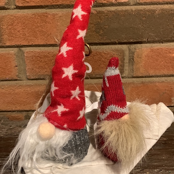 TWO GNOME ORNAMENTS OR MANTEL DECORATIONS 🆕 - Picture 4 of 4